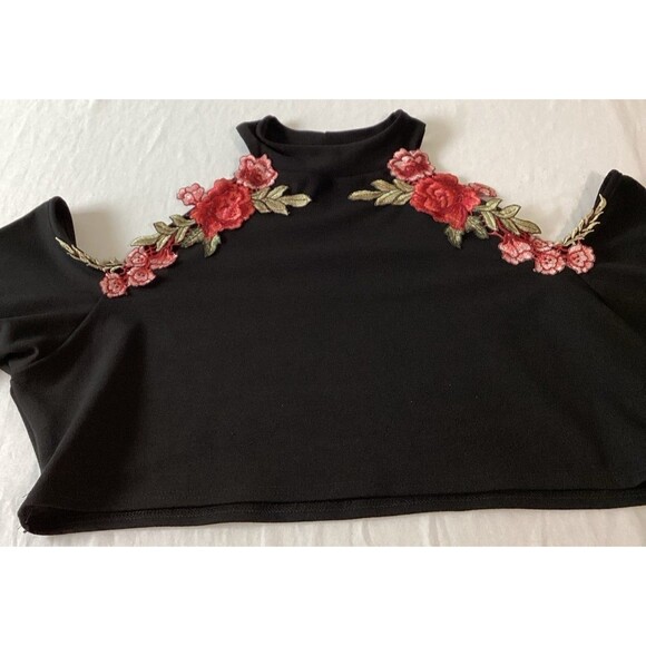 Boohoo Top Women's Size 18 Black Cut Sleeve Embroidered High Collar Cropped - Picture 5 of 10